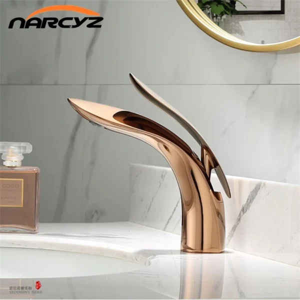 Basin Faucets Modern Rose Gold Bathroom Faucet Waterfall Single Hole Cold and Hot Water Tap Basin Faucet Mixer Taps XT-423