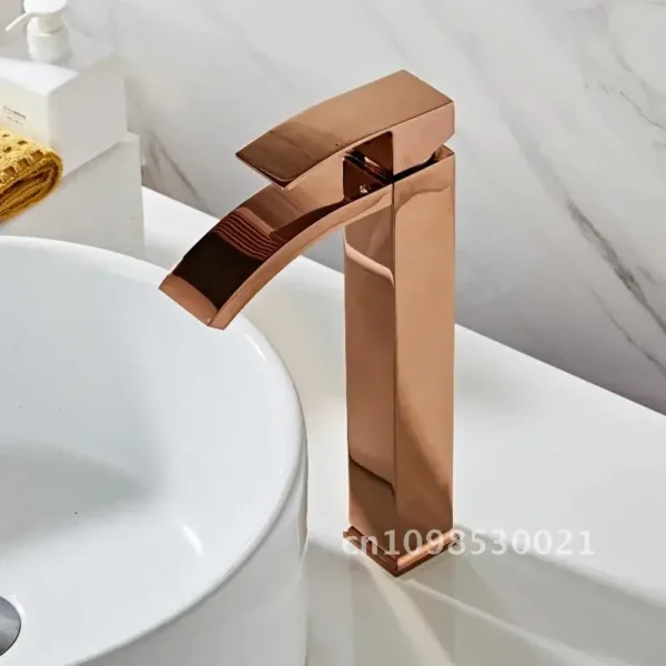Basin faucet faucet bathroom brass single handle torneiras para de pia Rose faucet Wash sink banheiro faucet Gold waterfall